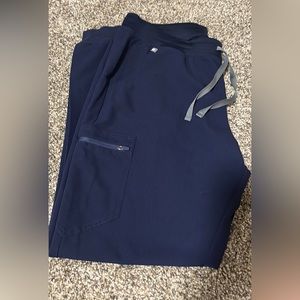 Women’s navy FIGS Zamora joggers XL/T